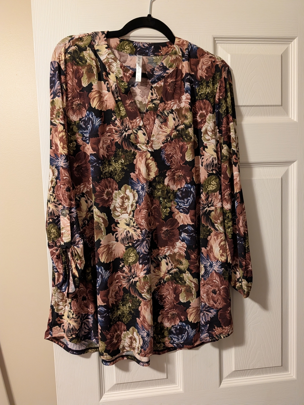 Dear Scarlett Floral V-Neck Tunic in Navy, Brown & Olive